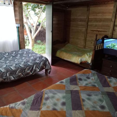 Hospedaje Y Zona De Camping Pistacho Guest House บียาเดเลย์บา ภายนอก รูปภาพ