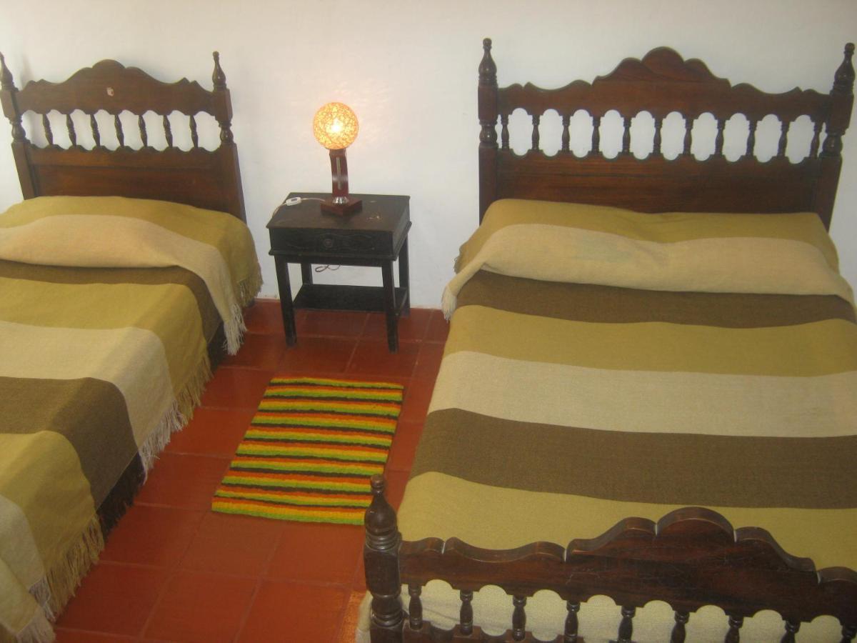 Hospedaje Y Zona De Camping Pistacho Guest House บียาเดเลย์บา ภายนอก รูปภาพ