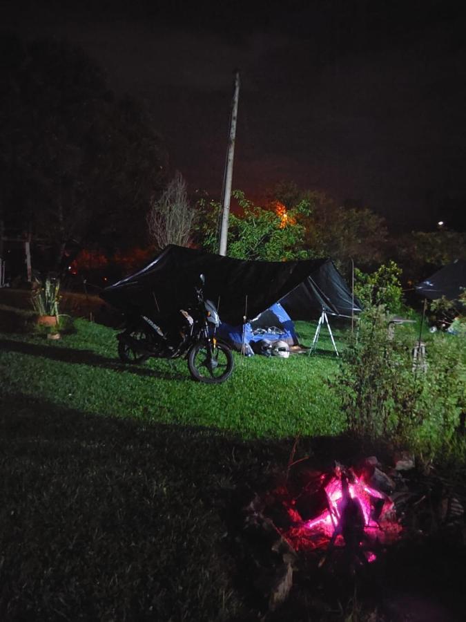 Hospedaje Y Zona De Camping Pistacho Guest House บียาเดเลย์บา ภายนอก รูปภาพ