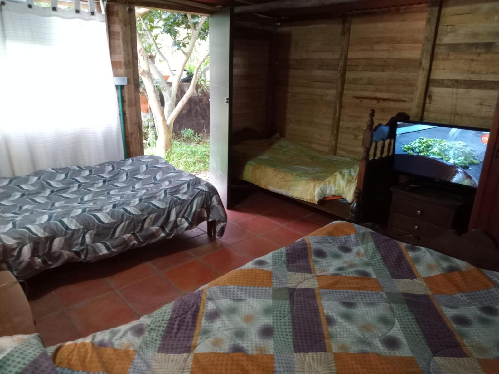 Hospedaje Y Zona De Camping Pistacho Guest House บียาเดเลย์บา ภายนอก รูปภาพ